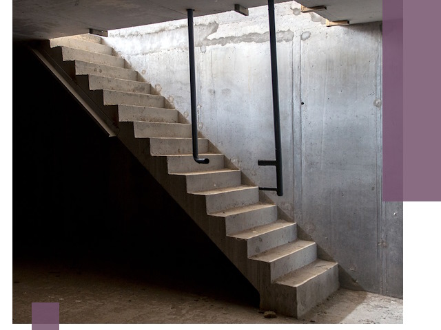 Изготовление и монтаж лестниц в подвале в Котласе