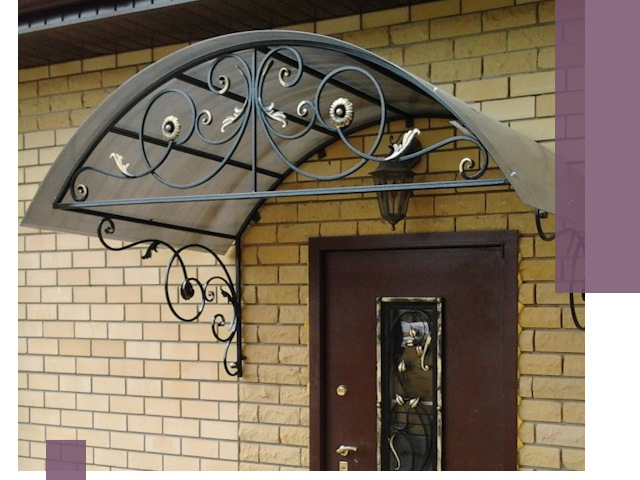 Изготовление козырьков из металла под ключ в Котласе